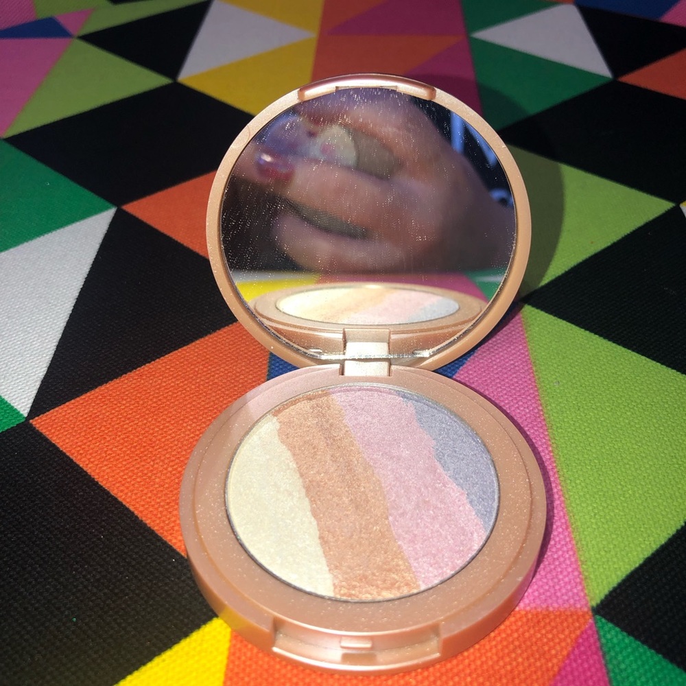 Tarte spellbound glow highlighter
